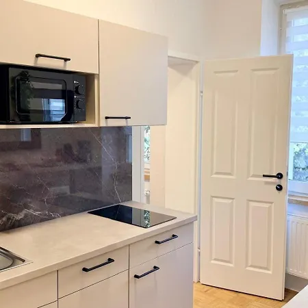 M8 Parkside One Apartman